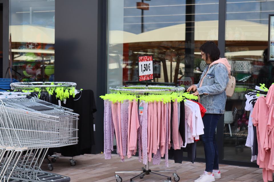 Centro Comercial A Revolta. 2