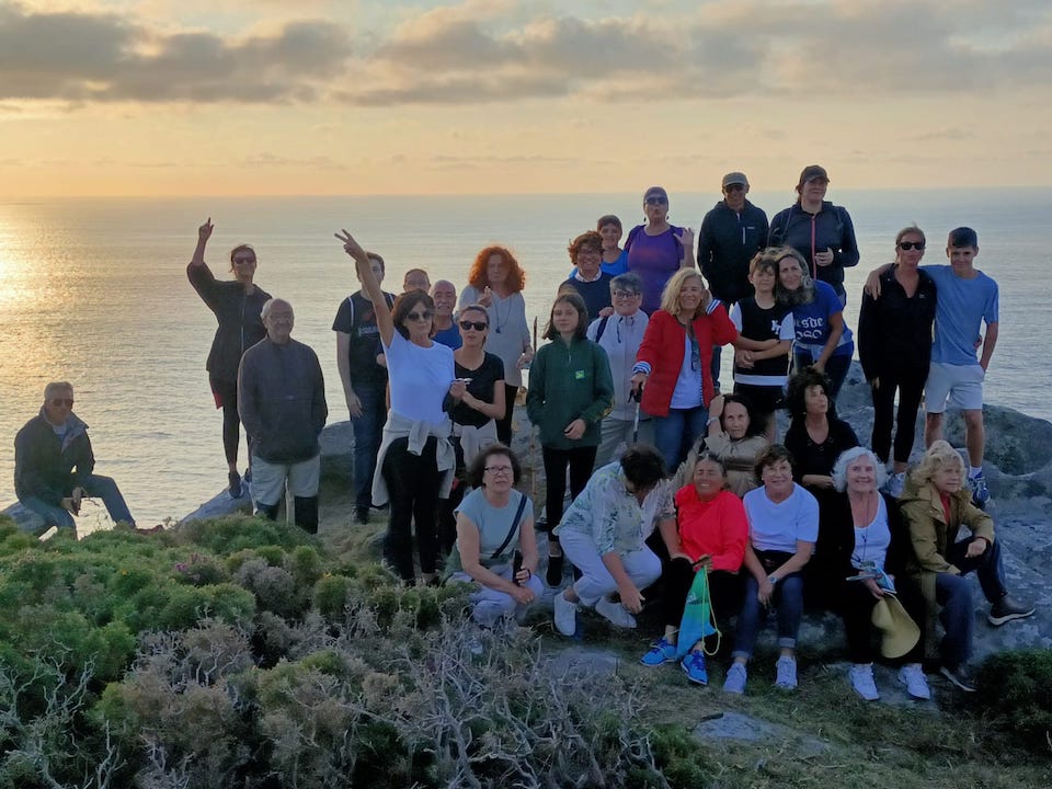 Grupo de sendeiristas por Corme