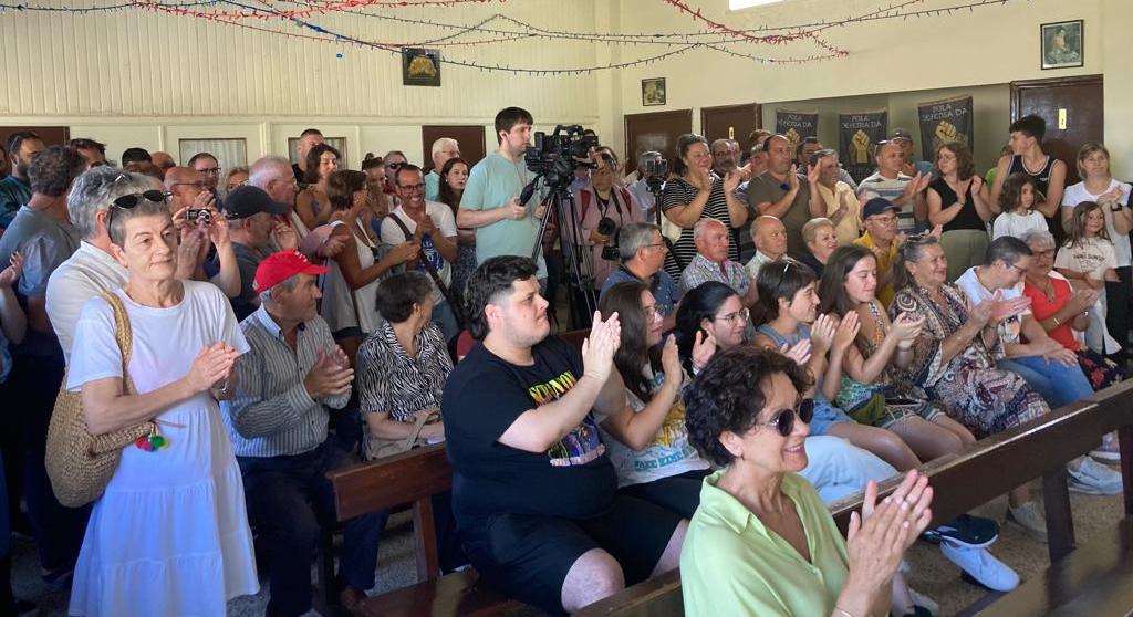 Publico no Centro Social de Buno