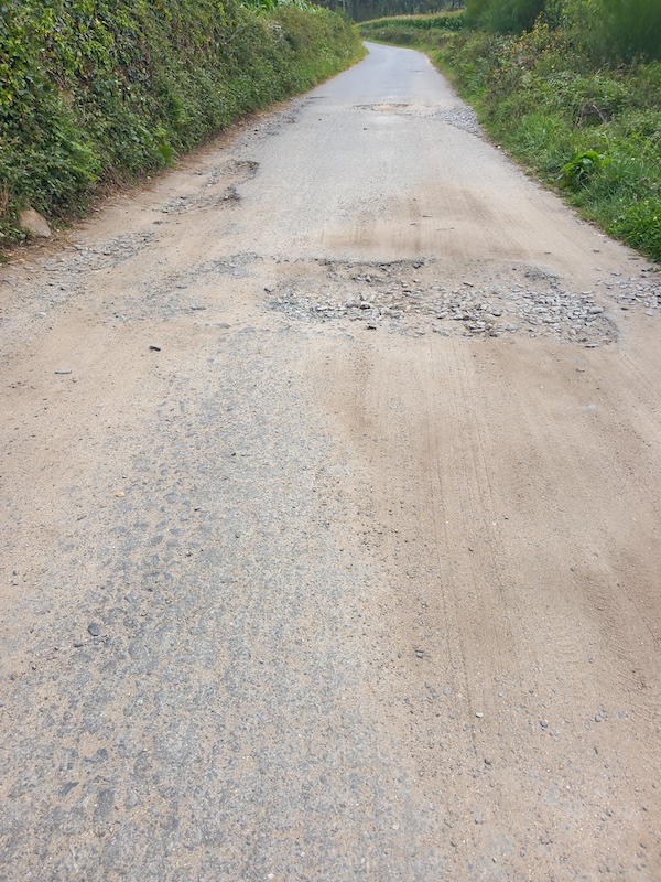estado do firme da estrada alternativa Vilachan 2023