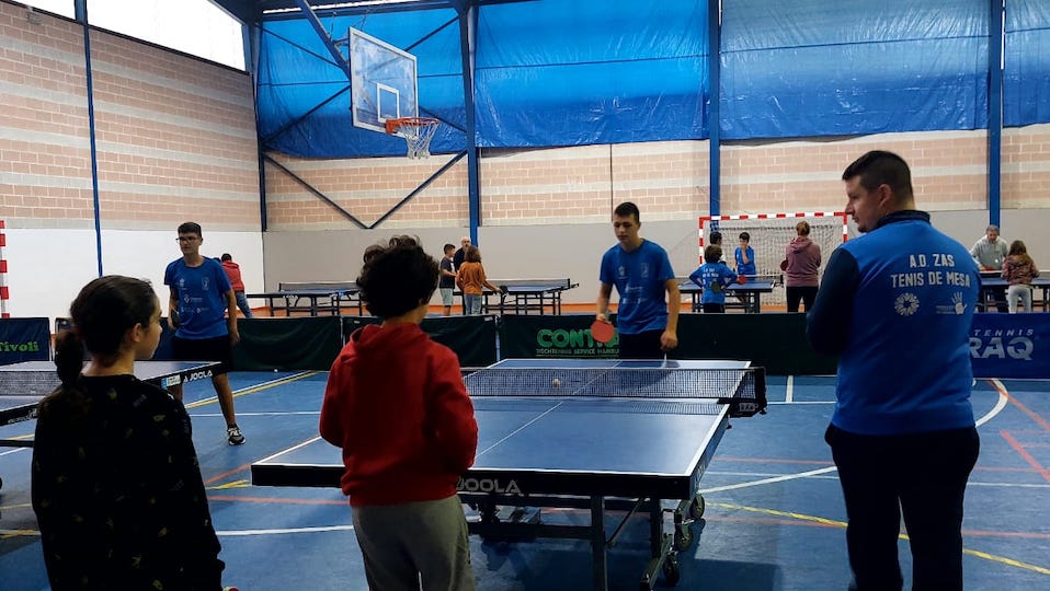 Concentracion de tenis de mesa no pavilloin de Zas