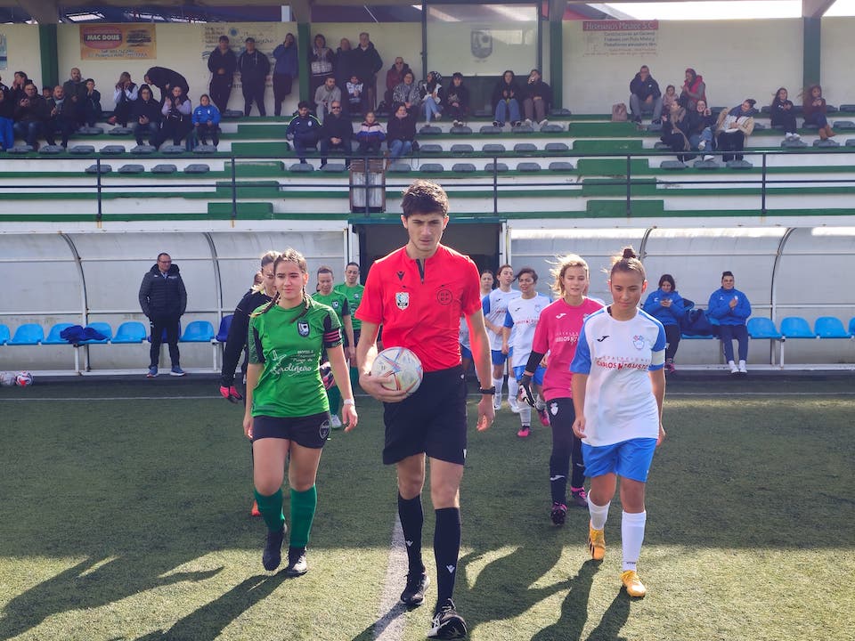 Fisterra-Ponteceso feminino en Ara Solis