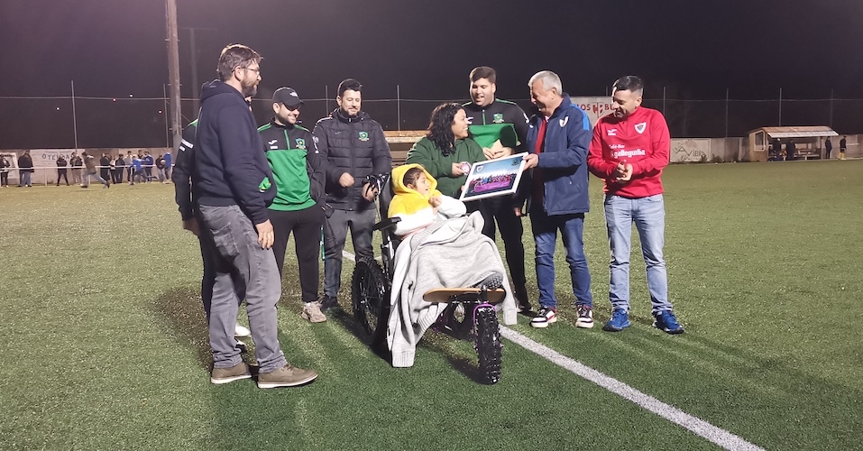 Partido Solidario Seleccion QPC-Rett-Detalle Pena Galicia para Daniela