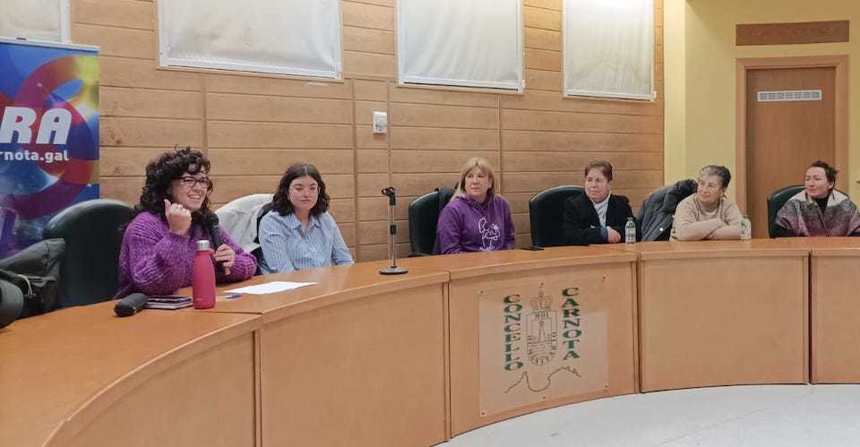 Mesa de Mulleres en Carnota polo 8M