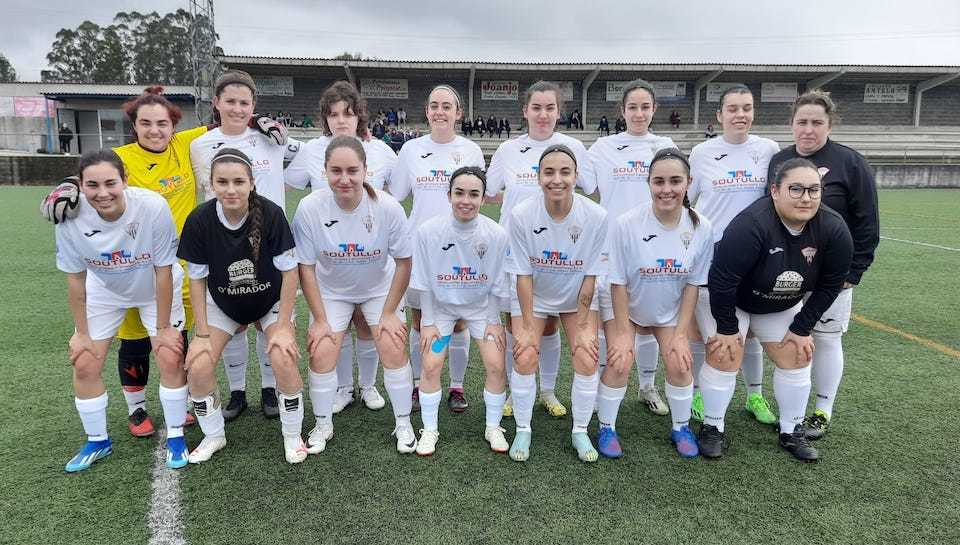 11 da UD Cerqueda feminina en Xavina