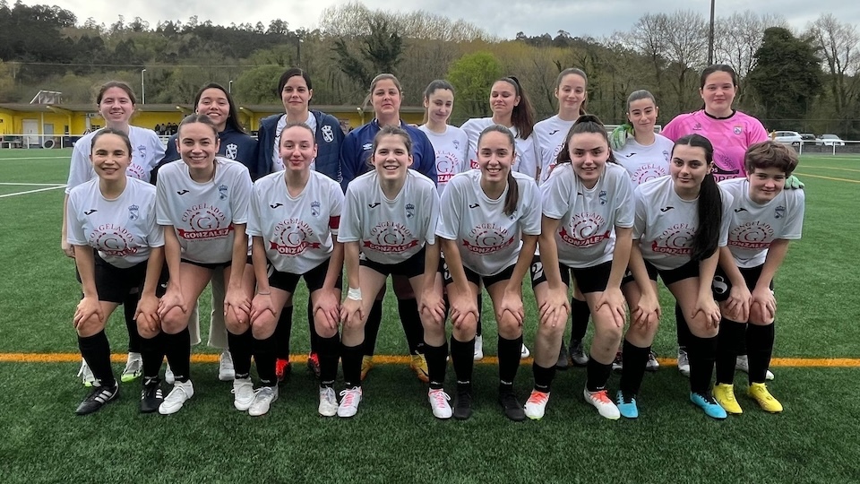 11 do Mazaricos CF Feminino en Dubra