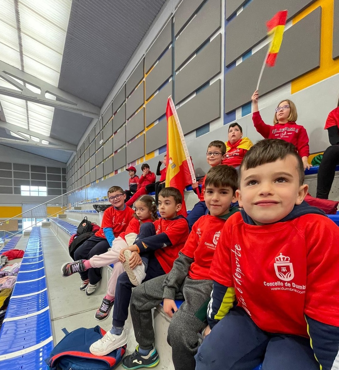 Peques de Dumbria no Conco coa Vermella