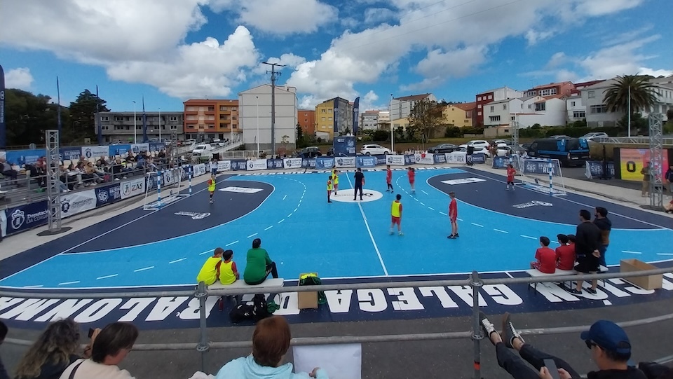 Balonman na rua en Zas