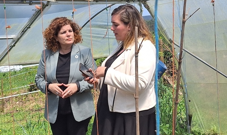 Cristian Gil Rey coa Delegada do Goberno María Rivas en Azura Agro Tech