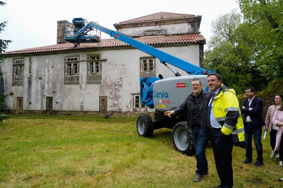 Visita Deputacion TORRES DO ALLO EXTERIOR