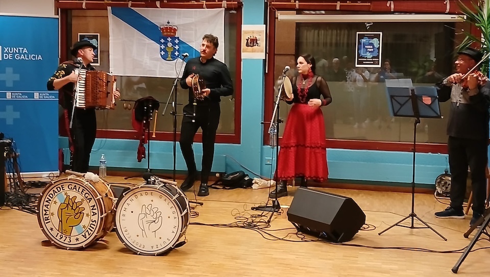 Aila tocando en suiza