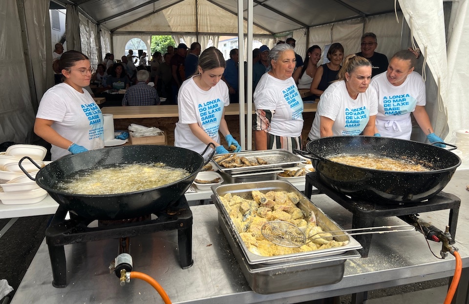 peixe frito na lonxa de laxe