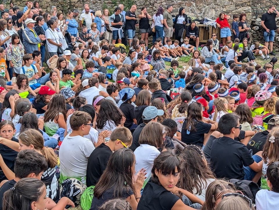 a rapazada dalle vida ao couto