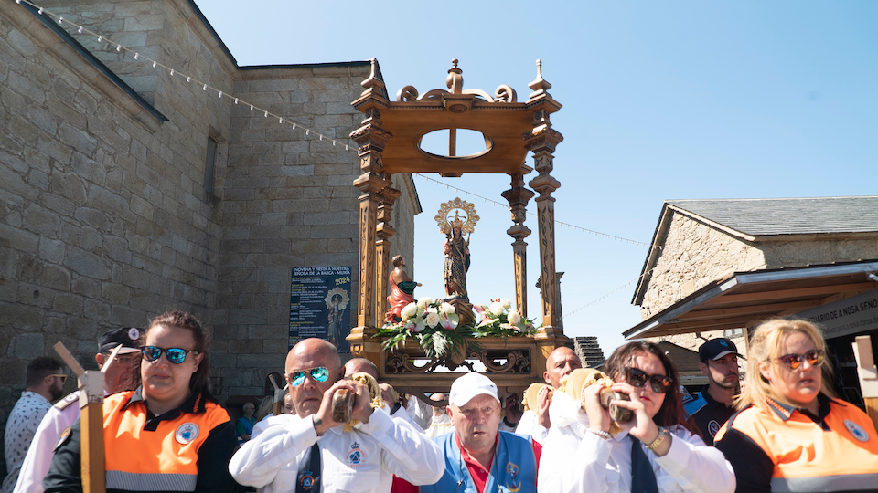 Salida de la procesión. Romería Virxe da Barca, 15 de septiembre de 2024. copia