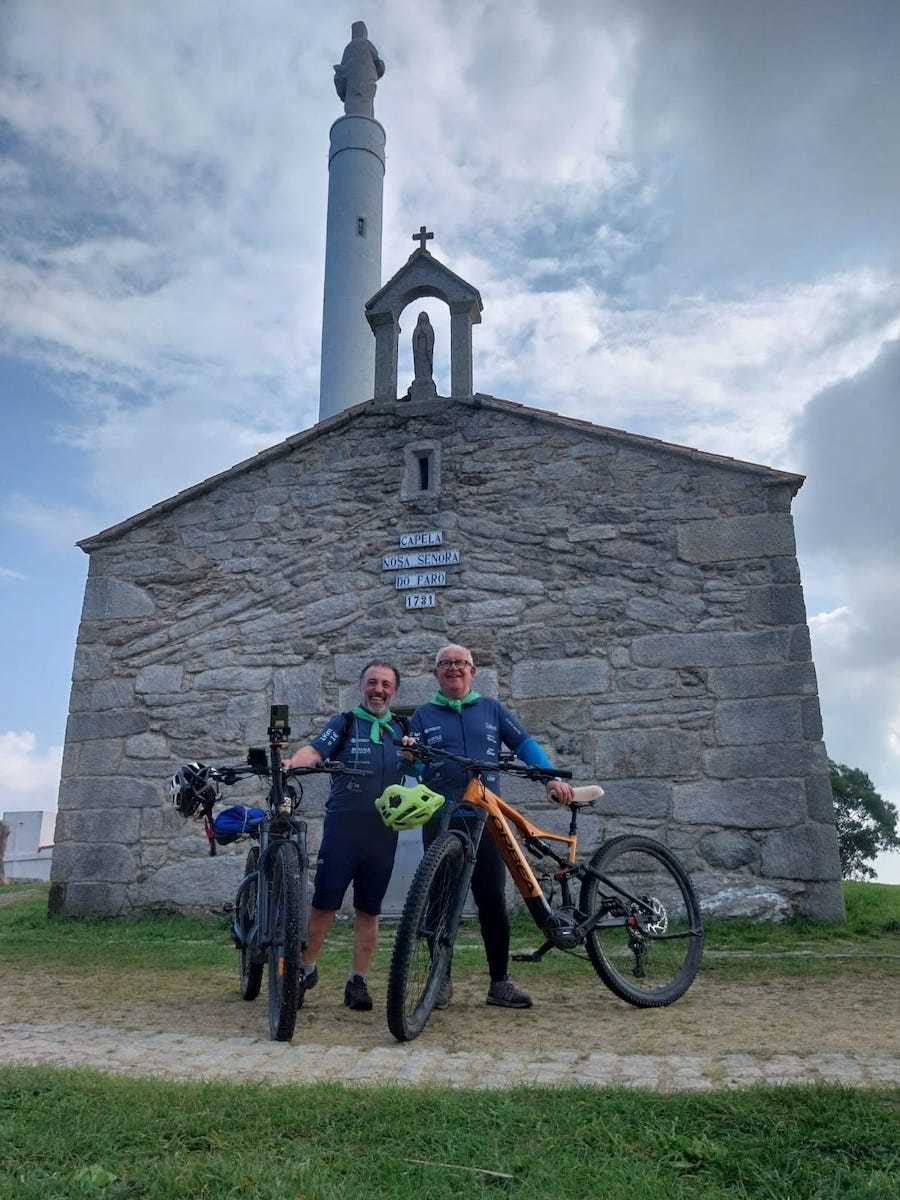 Jesus e Alberto bici solidaria brantuas 2