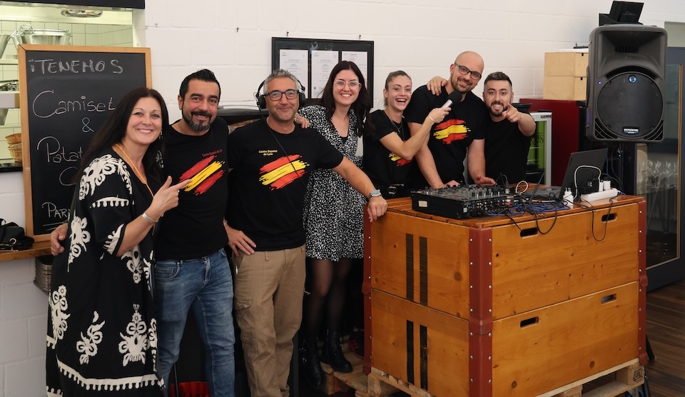 A primeira gran Sesión Vermú no Centro Español Lyss con DJ Rokiño 3