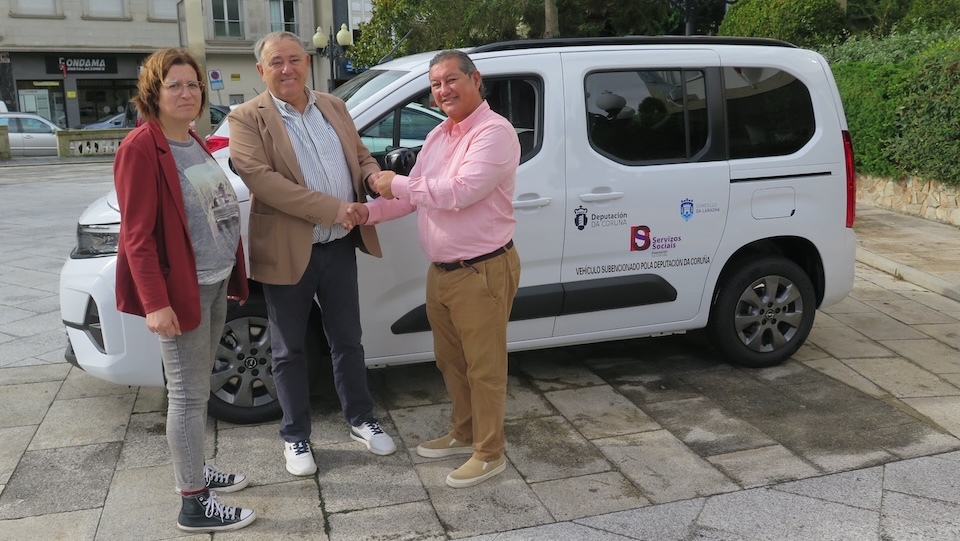 2024.09.26.- Vehículo Servizos Sociais na laraacha