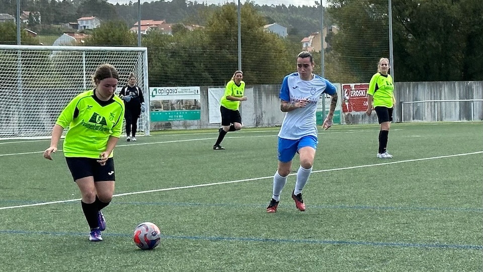 Ponteceso SD-Sporting Zas fem no Pinguel