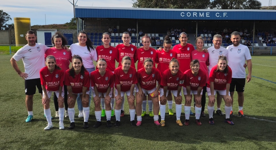 Plantel do Ponteceso SD Feminino no Cairo