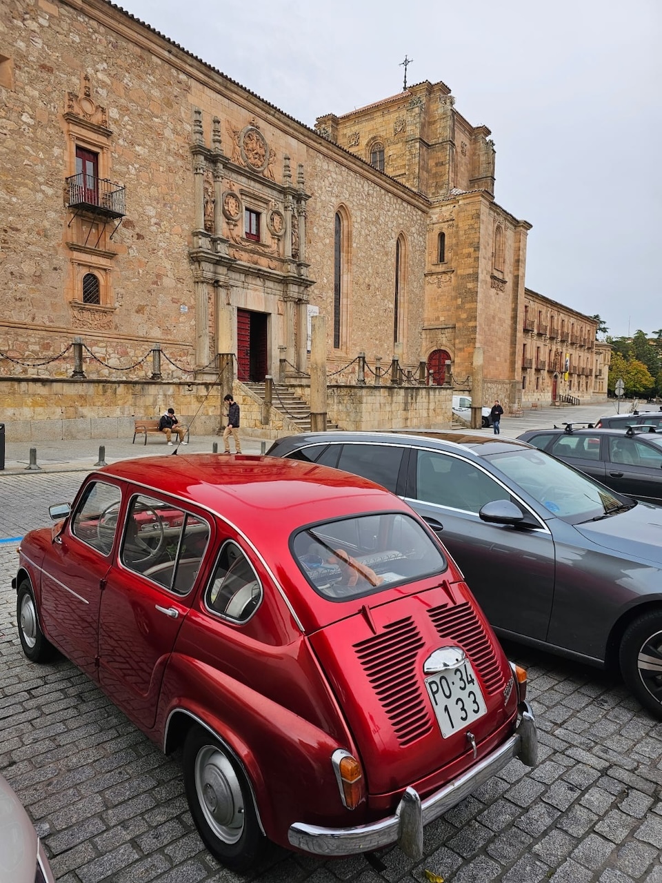 O SEAT 800 de Eloi Farina facendo a volta a espana