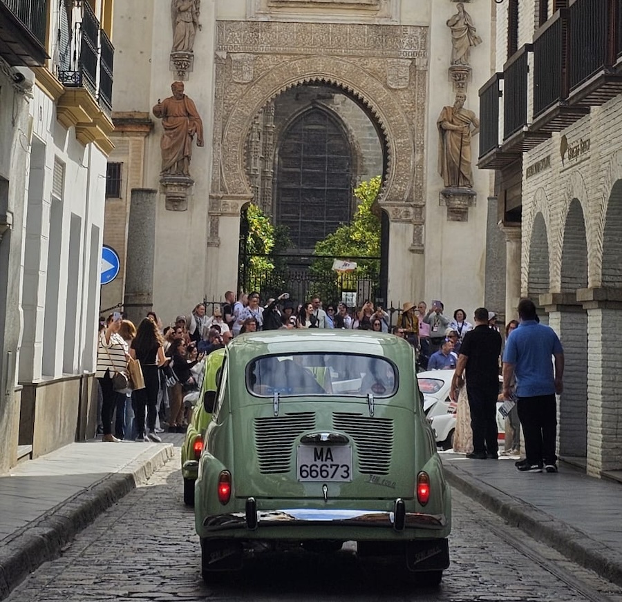 Pasarruas do Seat 800 por Sevilla
