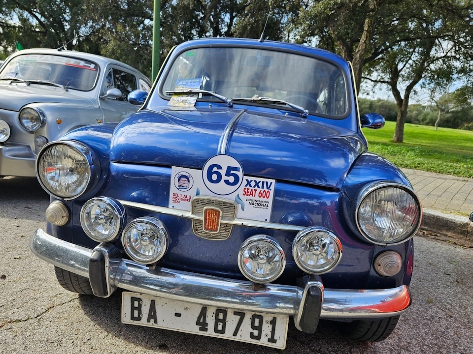 Concentracion de Seat 600 en Sevilla 4