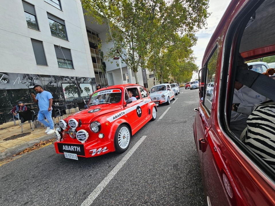 Concentracion de Seat 600 en Sevilla 5