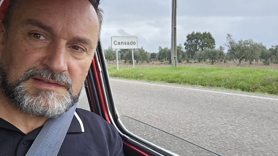 Eloi Farina Cansado no seat 800