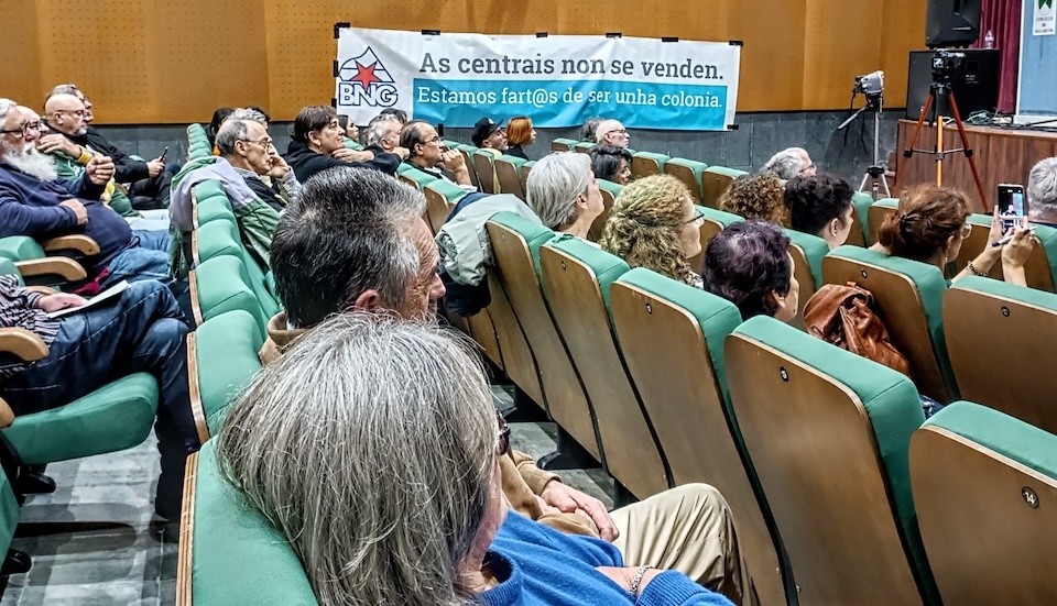 Asistentes a xornada informativa sobre a Runa na Casa da Cultura da Picota