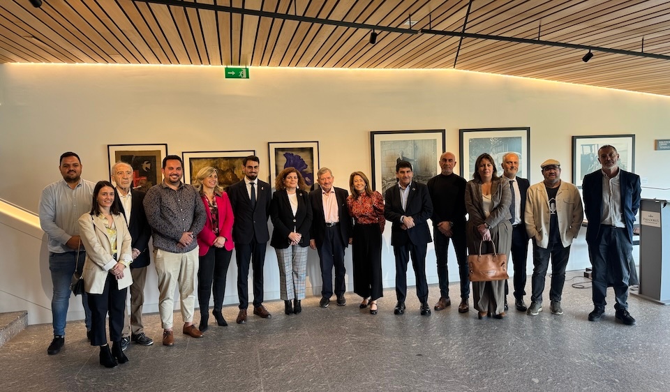 Donación obras Sofía Gandarias a Parador de Muxia 