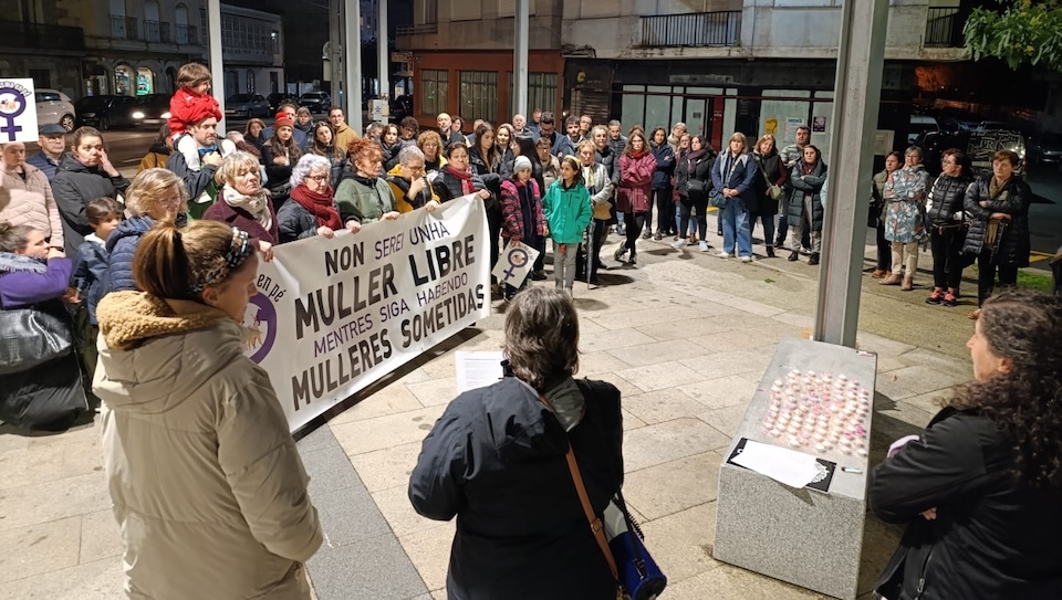 25N En Ponteceso Feminismo en pe