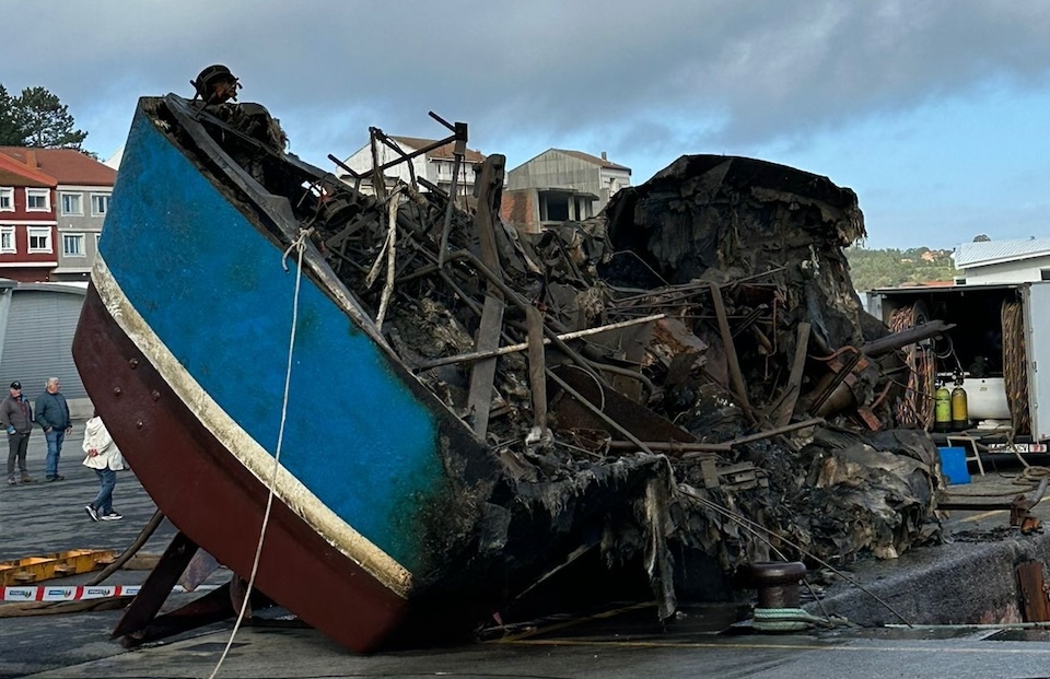 Recuperando o  boniteiro Jaungaikoa do porto de Camarinas 2