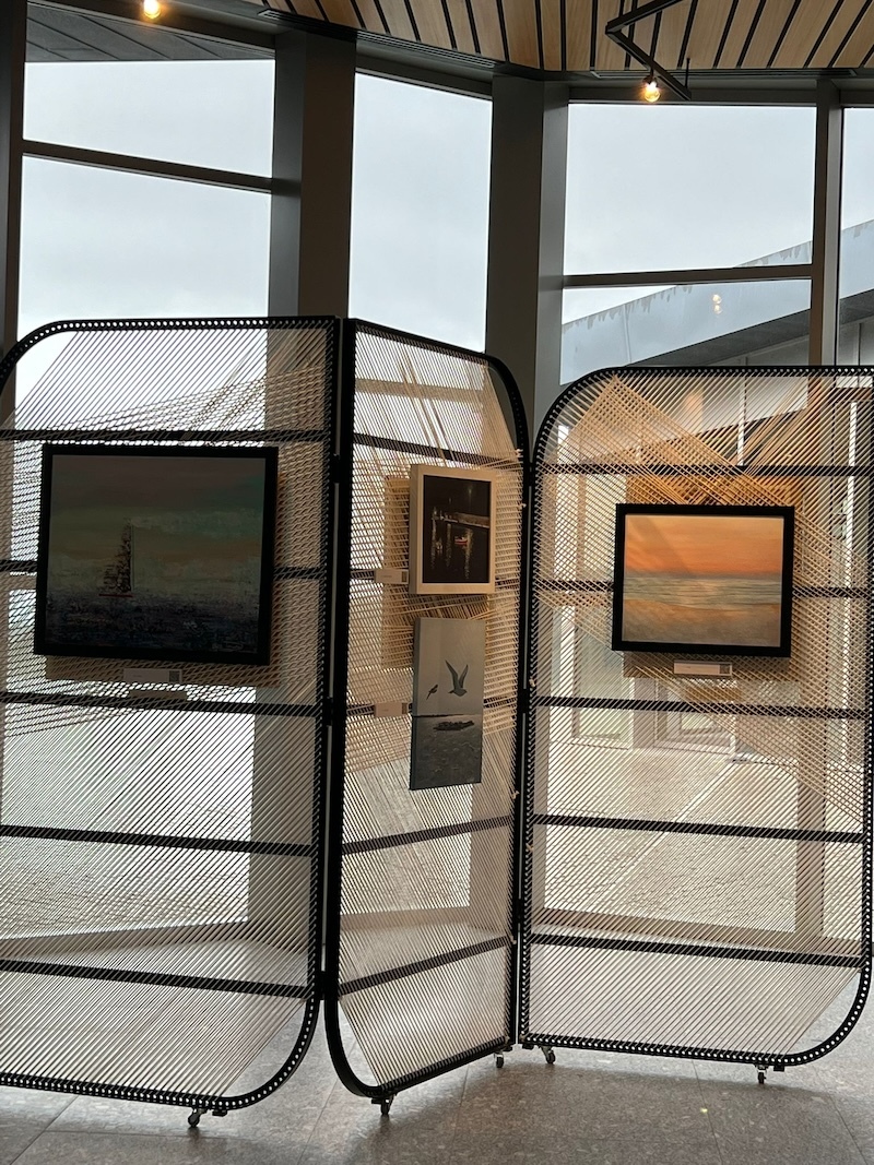 Exposicion de Diego Pérez Carpeño no Parador Costa da Morte 2