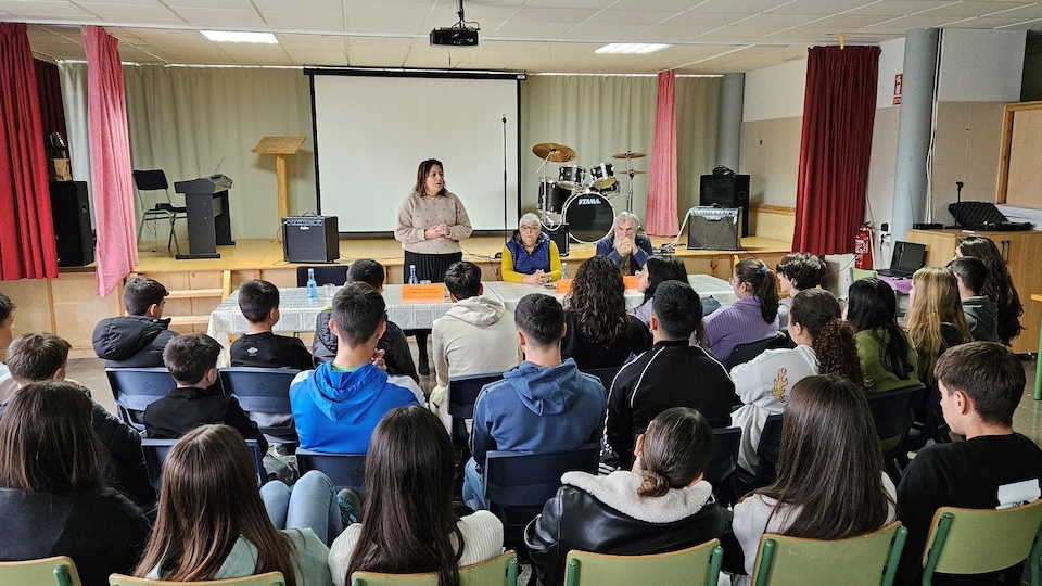 Sandra Vilela Marisol Soneira e Mini no IES da Ponte do Porto