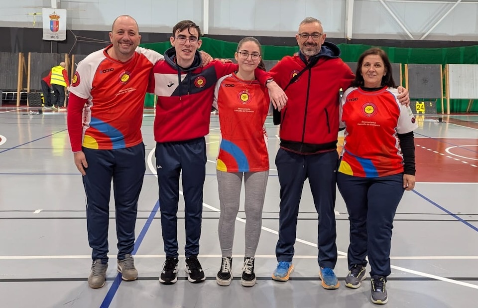 Familia do tiro con Arco Dousxsetenta de Vimianzo en Meis