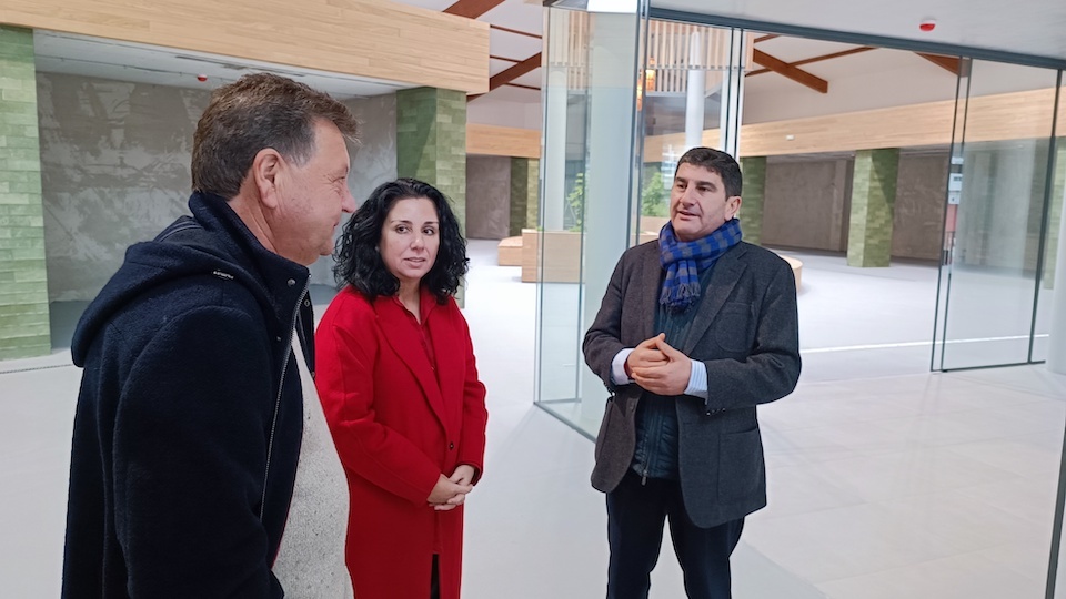 Pedro Blanco e Margot Lamela no Mercado de Cee.jpg