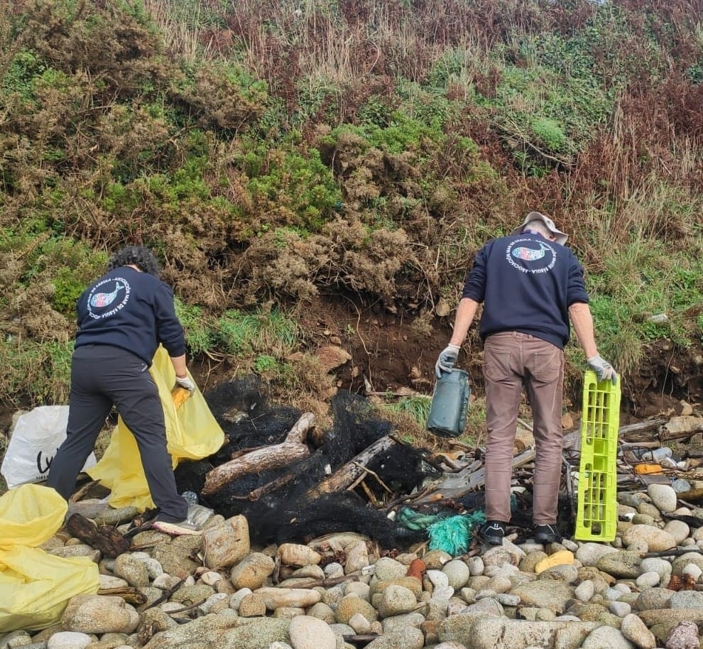 Limpeza de Mar de Fabula nos Coidos de Camarinas 5