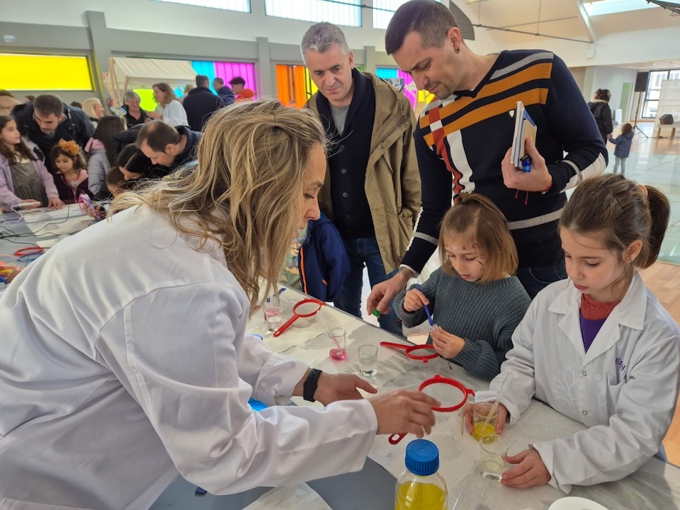 Dia da Nena e Muller na Ciencia en Carballo-Xanel