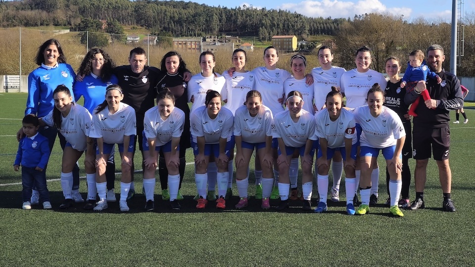Plantel do SD Ponteceso feminino febreiro 2025