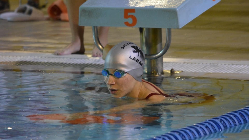 Noelia Serrano Club Salvamento Laracha na piscina