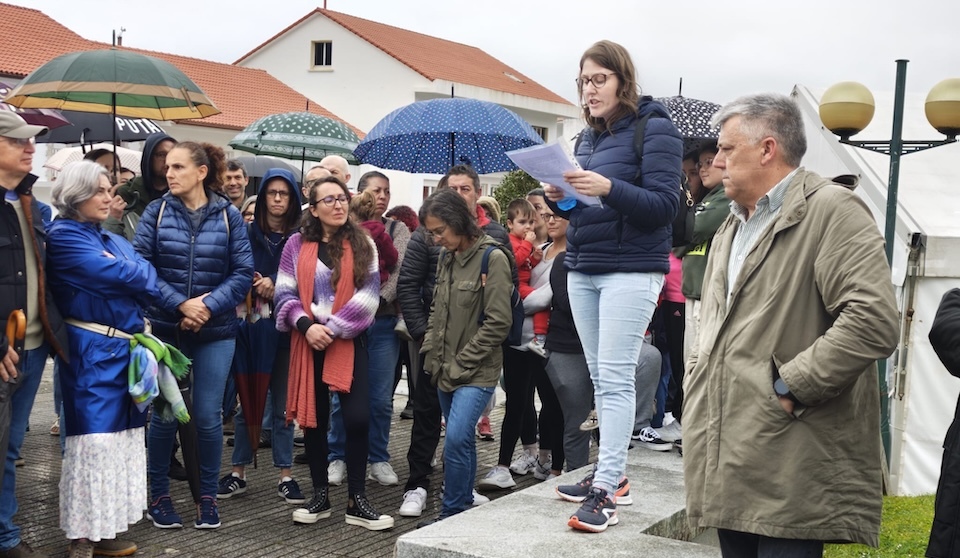 Concentracion en Carnota polo pediatra PSOE