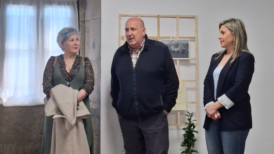 AS MULLERES E O MAR EN CEREIXO Rosa Sanchez Guillermo e MOnica Rod