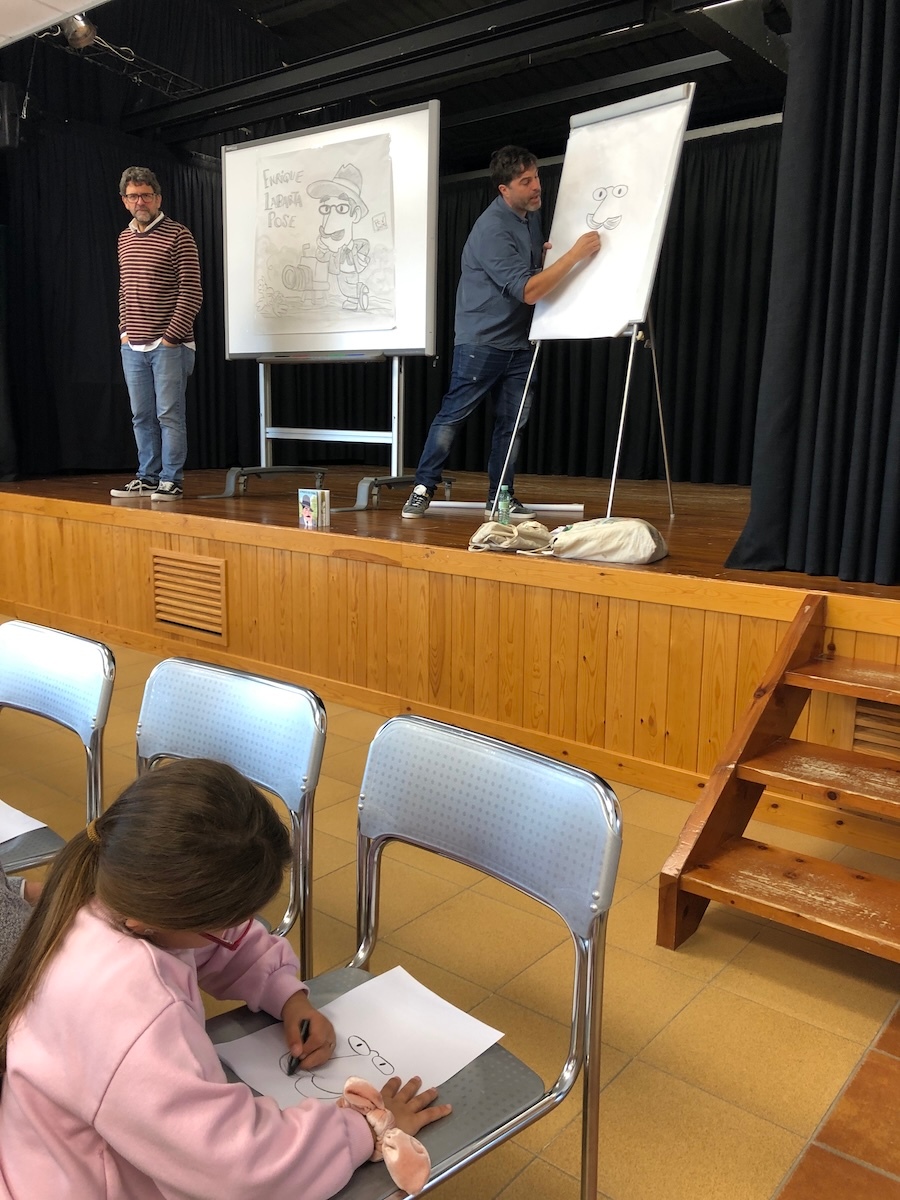 Debuxando a Labarta Pose polo Dia do Libro en Zas 2