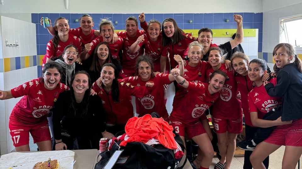 Muxia celebrando o pase da Copa da Costa fem