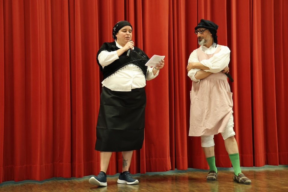 Presidenta e vicepresidente, Raquel e Roberto que pusieron un toque de humor en todo momento copia