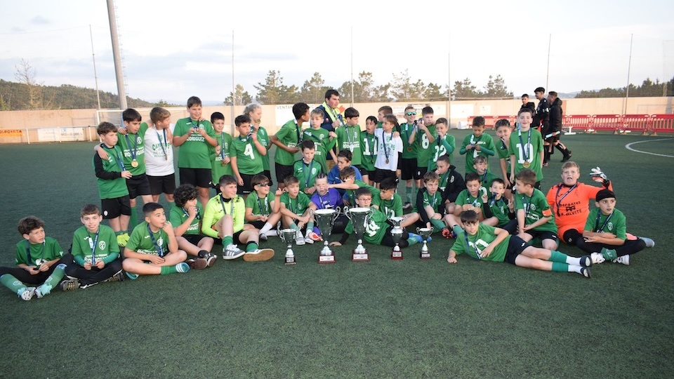 Familia do Xallas no Vicente Carril coas copas