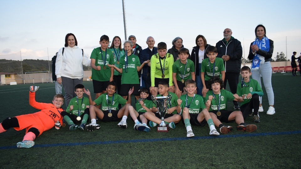 Alevins do Xallas Campions da Copa da Costa Alevin copia