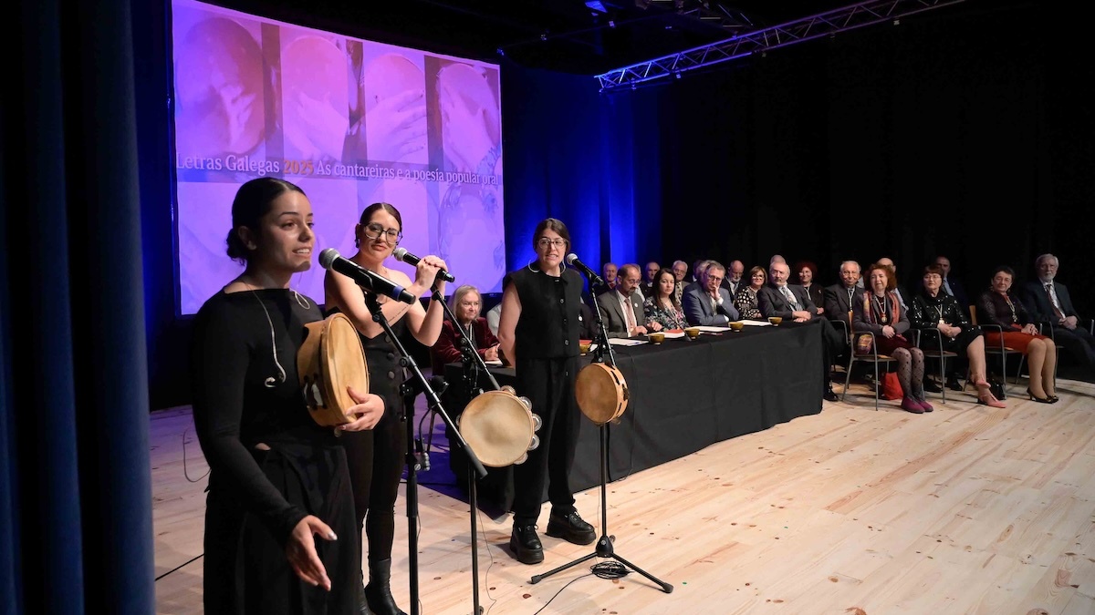 Pleno da RAG Letras Galegas en Malpica-Tanxugueiras