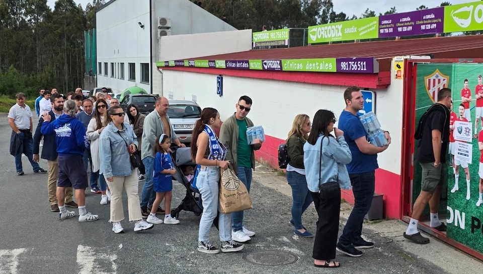 Colas no Carral para o SD Oza-SCD Malpica