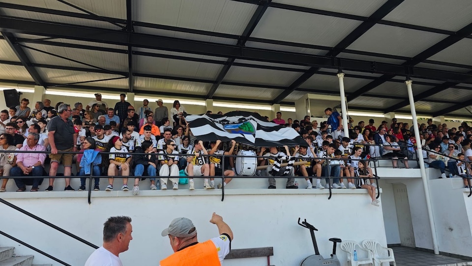 Ambientazo no Cunchido para recibir ao Muxia